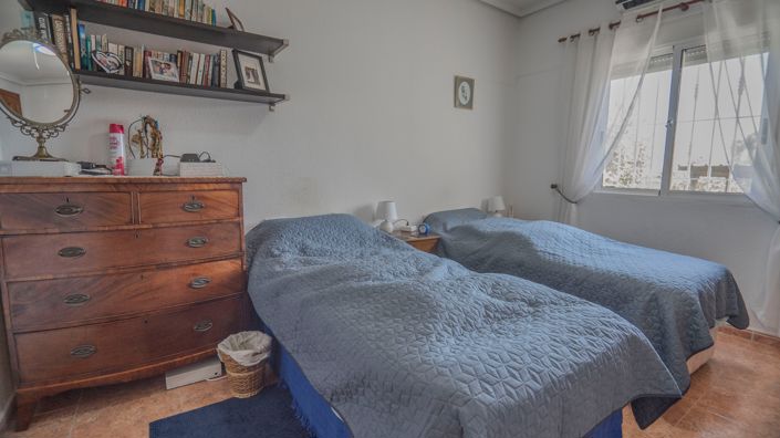 Image No.18-3 Bed Country House for sale