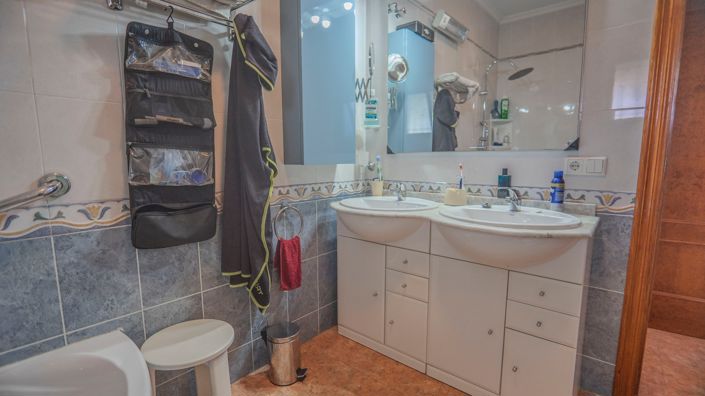 Image No.27-3 Bed Country House for sale
