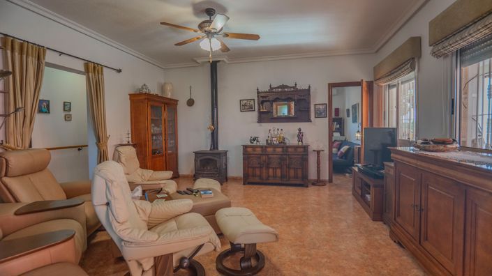Image No.8-3 Bed Country House for sale