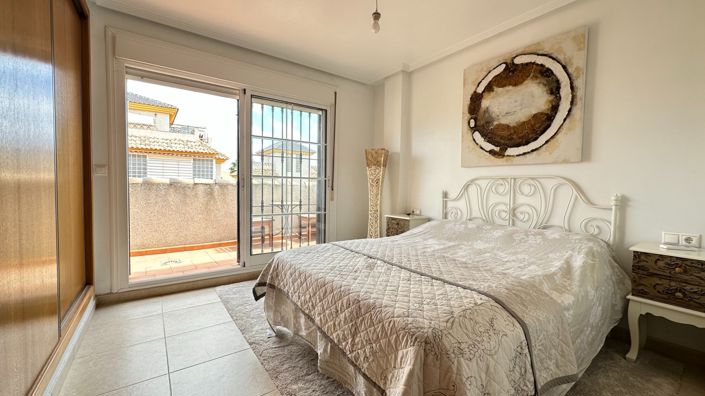 Image No.14-3 Bed Villa for sale
