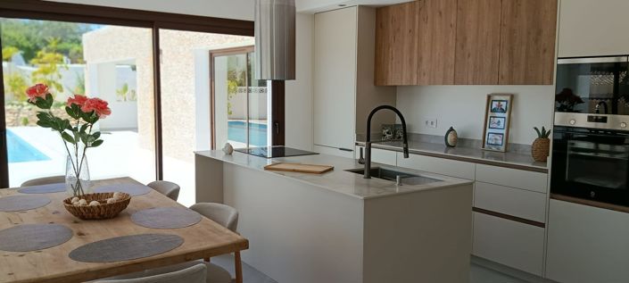 Image No.10-4 Bed Villa for sale