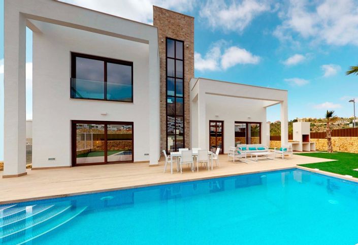 Image No.2-4 Bed Villa for sale