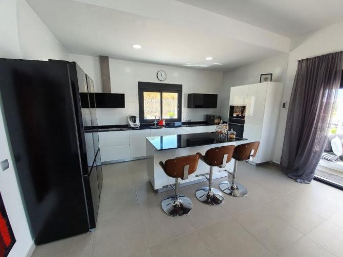Image No.23-3 Bed Villa for sale
