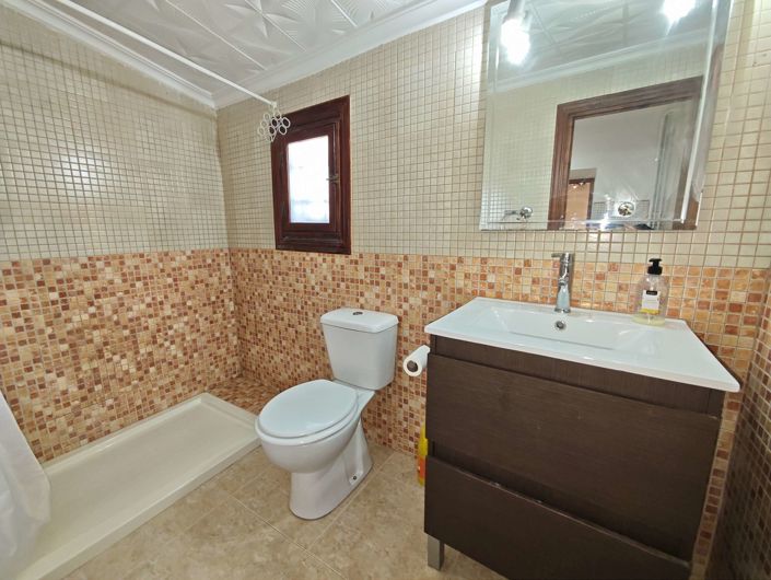 Image No.17-3 Bed Country House for sale