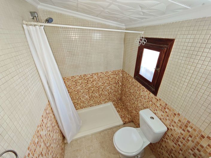 Image No.18-3 Bed Country House for sale