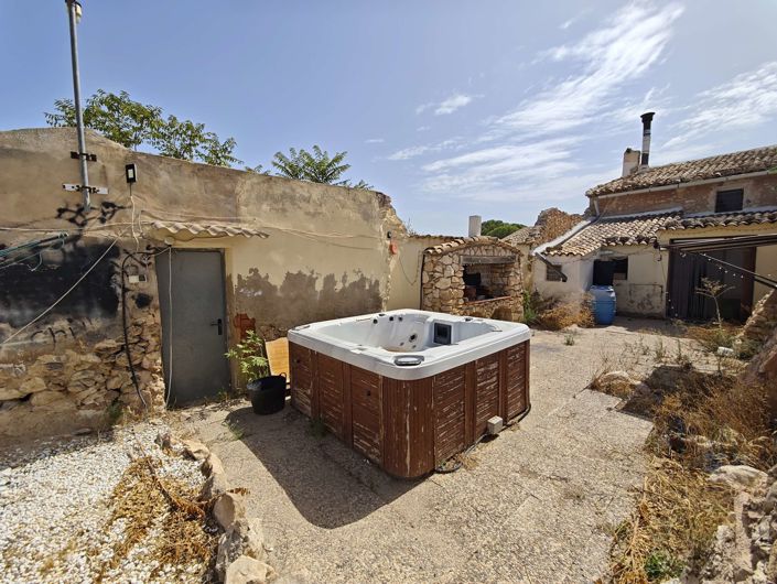 Image No.37-3 Bed Country House for sale