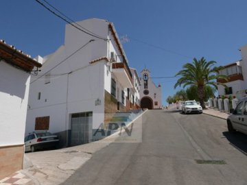 village-house-in-alora-1-large
