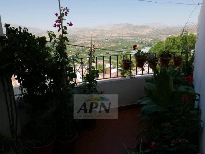 Image No.2-4 Bed Townhouse for sale
