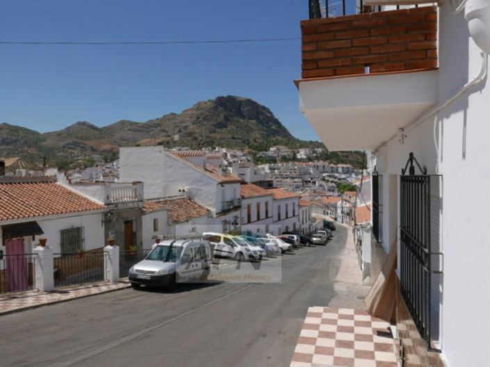 Image No.6-4 Bed Townhouse for sale