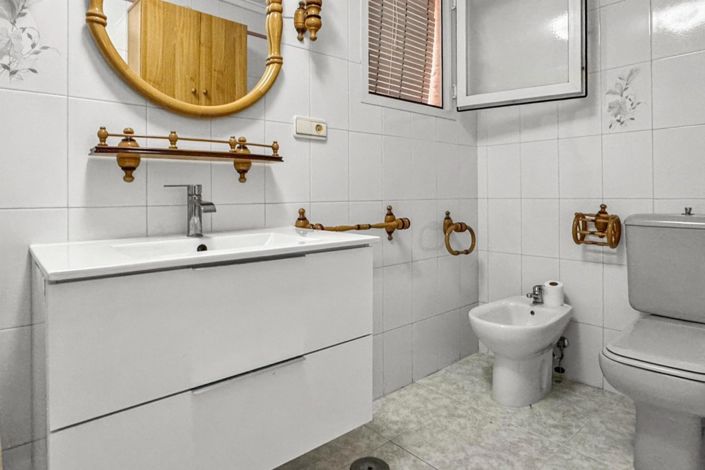 Image No.14-3 Bed Apartment for sale