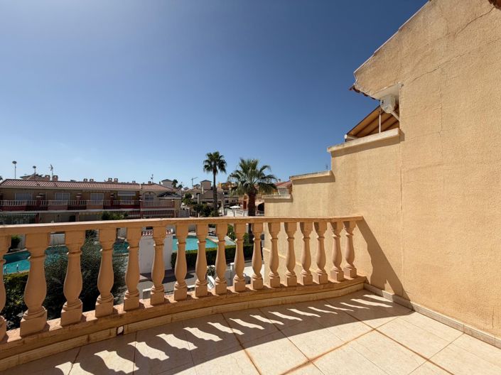 Image No.23-3 Bed Townhouse for sale