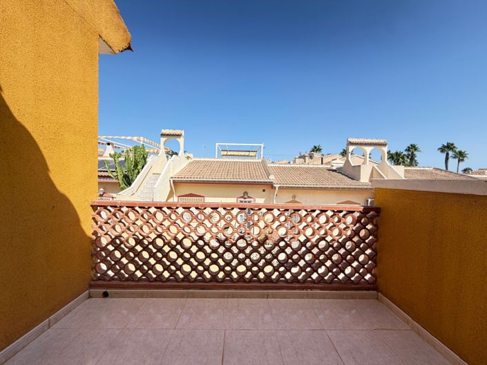 Image No.24-3 Bed Townhouse for sale