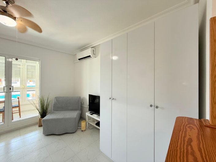Image No.3-Studio de 1 chambre à vendre à Torrevieja