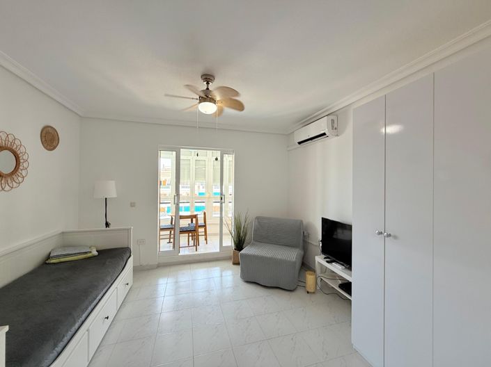 Image No.5-Studio de 1 chambre à vendre à Torrevieja