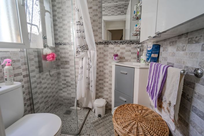 Image No.18-2 Bed House for sale