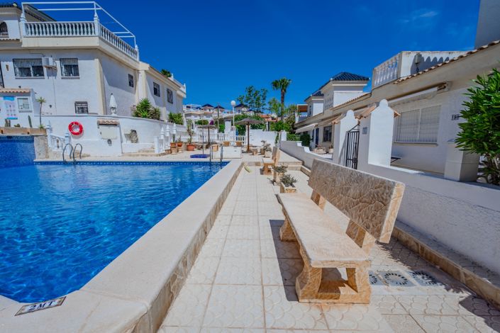 Image No.41-2 Bed House for sale