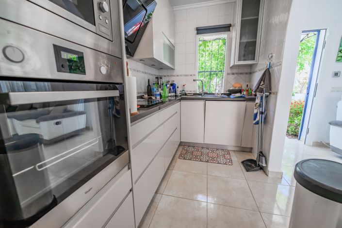 Image No.6-2 Bed House for sale