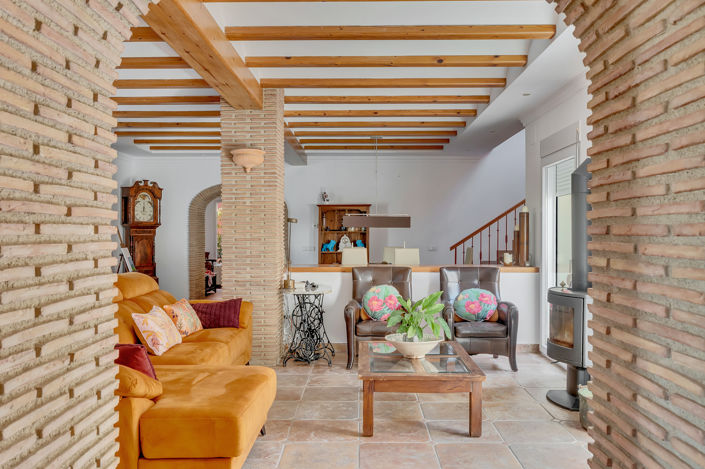 Image No.10-6 Bed Country House for sale