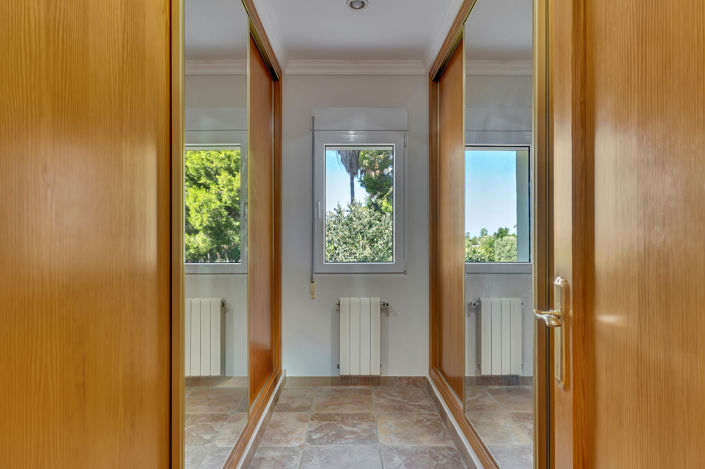 Image No.25-6 Bed Country House for sale