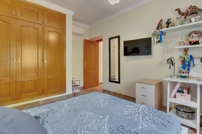 Image No.32-6 Bed Country House for sale
