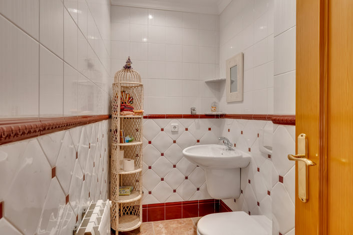 Image No.36-6 Bed Country House for sale