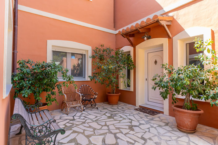 Image No.47-6 Bed Country House for sale