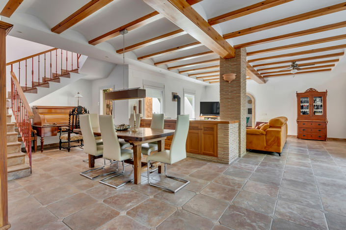 Image No.5-6 Bed Country House for sale