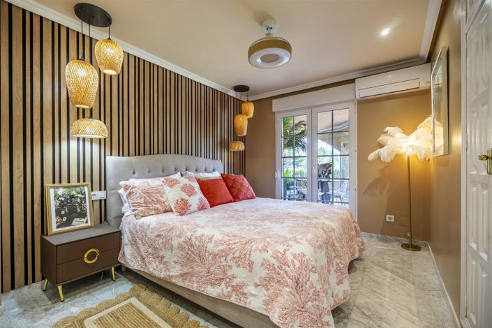 Image No.18-6 Bed Villa for sale