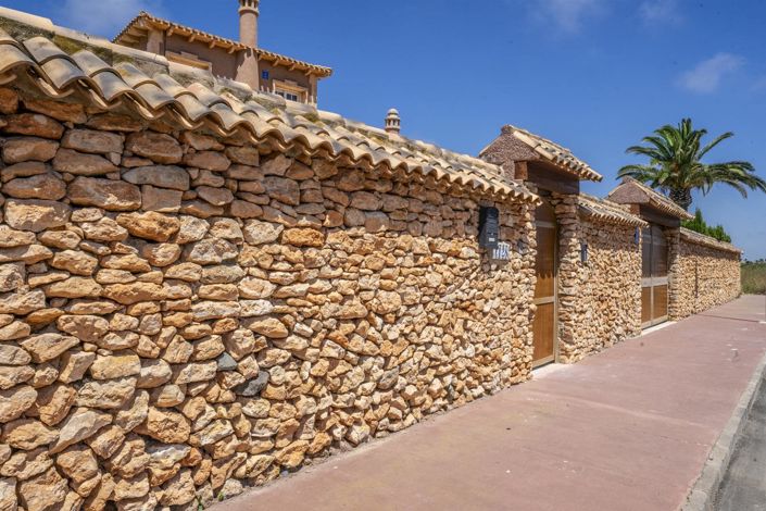 Image No.40-6 Bed Villa for sale