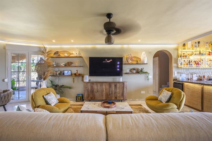 Image No.10-6 Bed Villa for sale