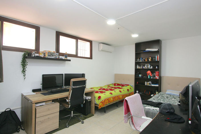 Image No.28-8 Bed Villa for sale
