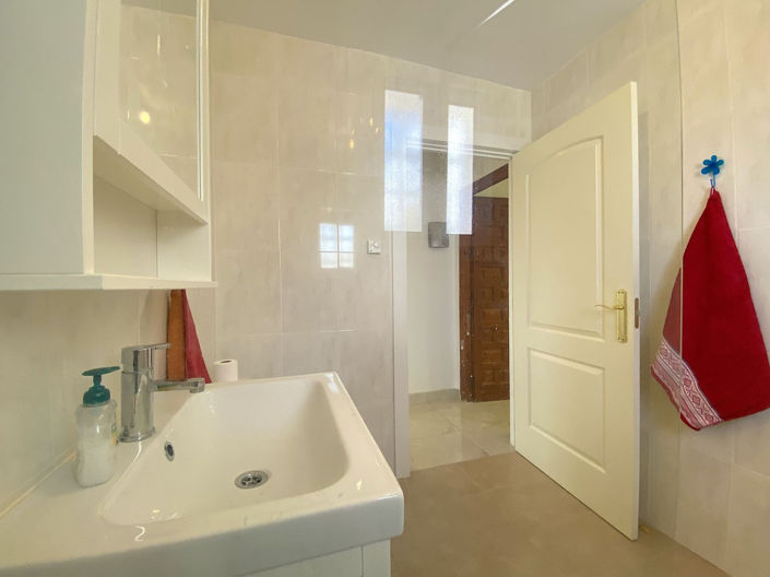 Image No.4-3 Bed Villa for sale