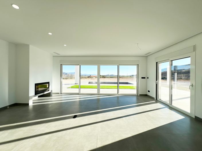 Image No.2-3 Bed Villa for sale