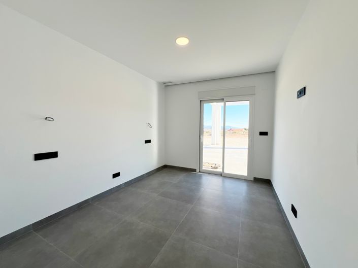 Image No.36-3 Bed Villa for sale