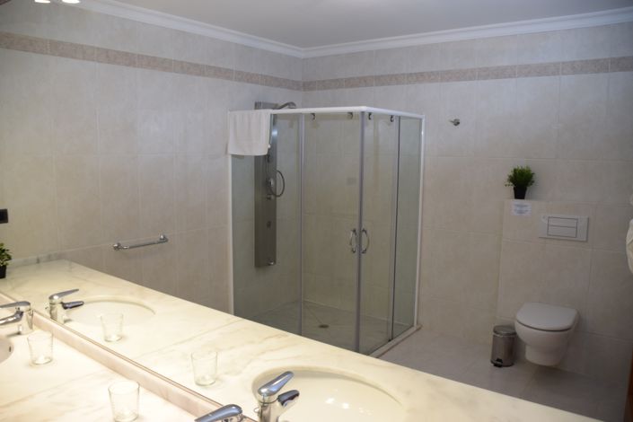Image No.33-2 Bed Apartment for sale