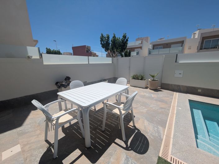 Image No.5-3 Bed Villa for sale