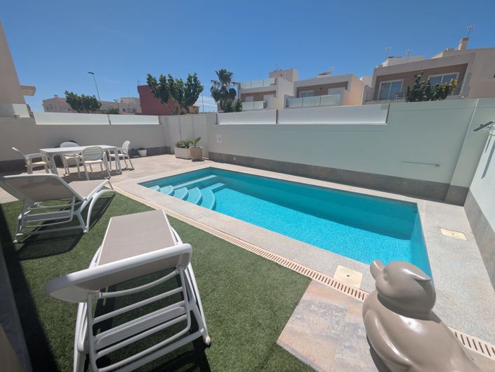 Image No.6-3 Bed Villa for sale