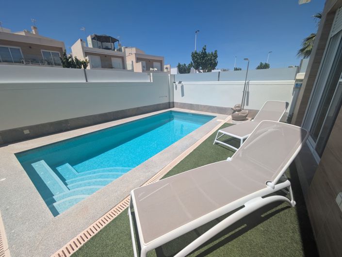 Image No.7-3 Bed Villa for sale