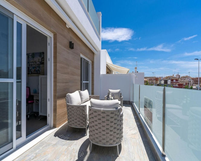Image No.2-4 Bed Villa for sale
