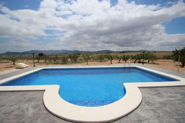 Image No.2-4 Bed Villa for sale
