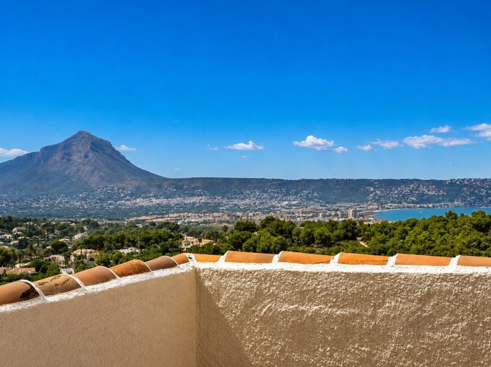 Image No.2-4 Bed Villa for sale