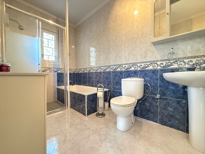 Image No.29-3 Bed Villa for sale
