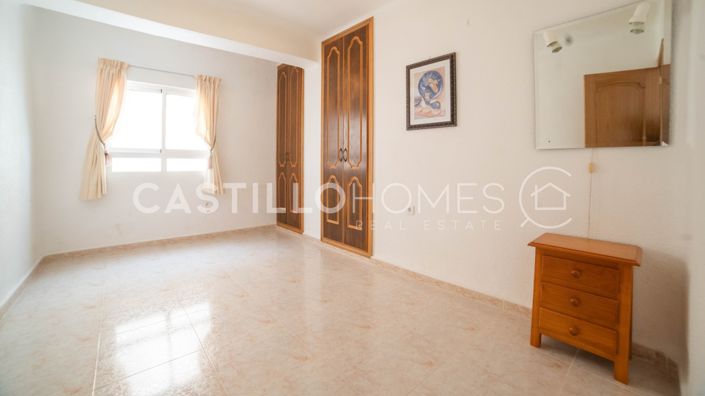 Image No.20-4 Bed Apartment for sale