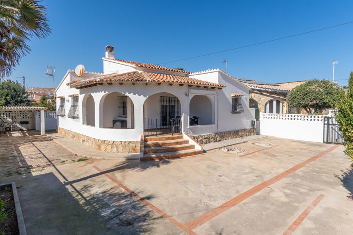 Image No.17-3 Bed Villa for sale