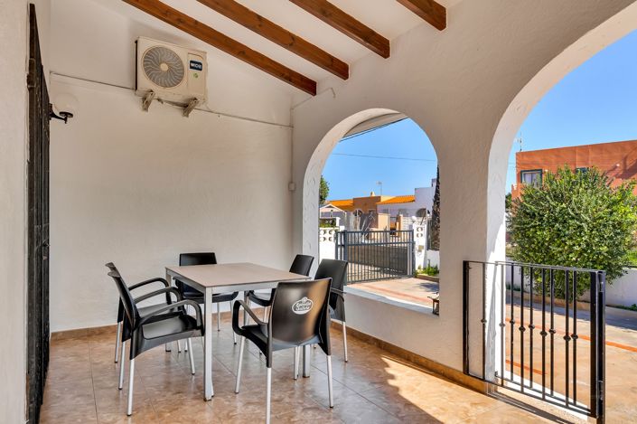 Image No.19-3 Bed Villa for sale