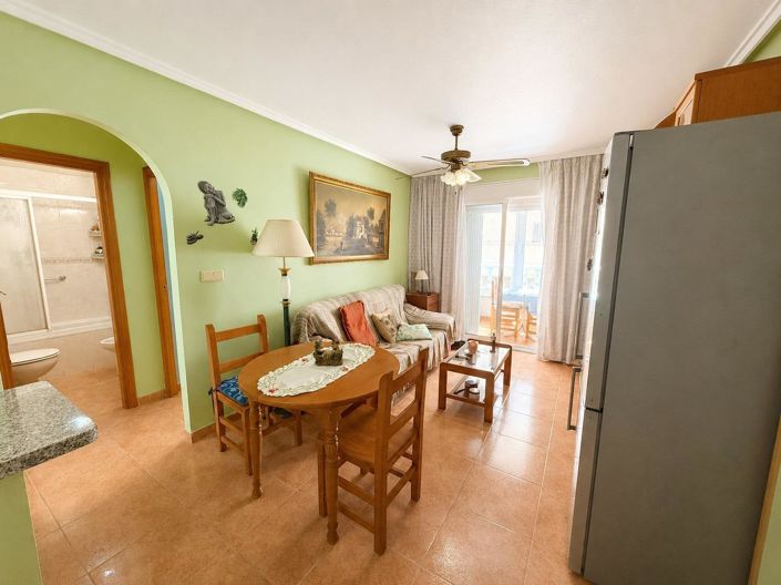 Image No.2-Appartement de 2 chambres à vendre à Torrevieja