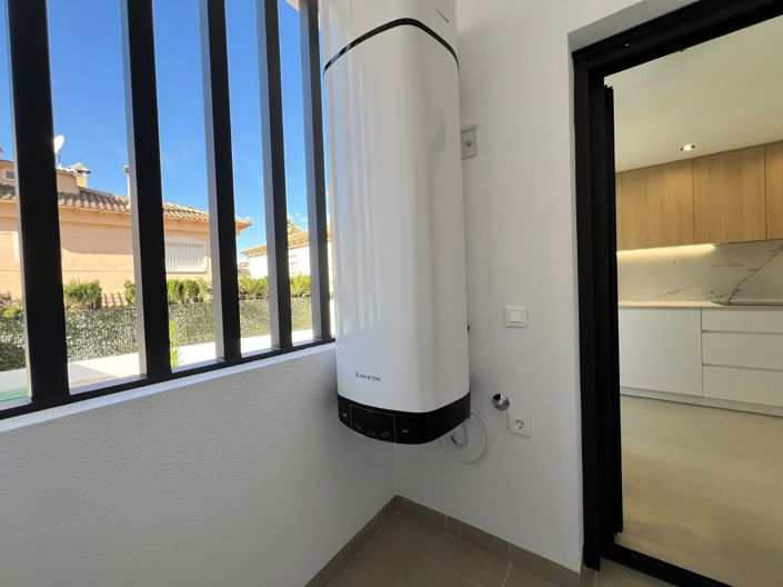 Image No.20-3 Bed Townhouse for sale