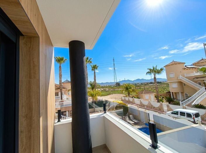 Image No.34-3 Bed Townhouse for sale