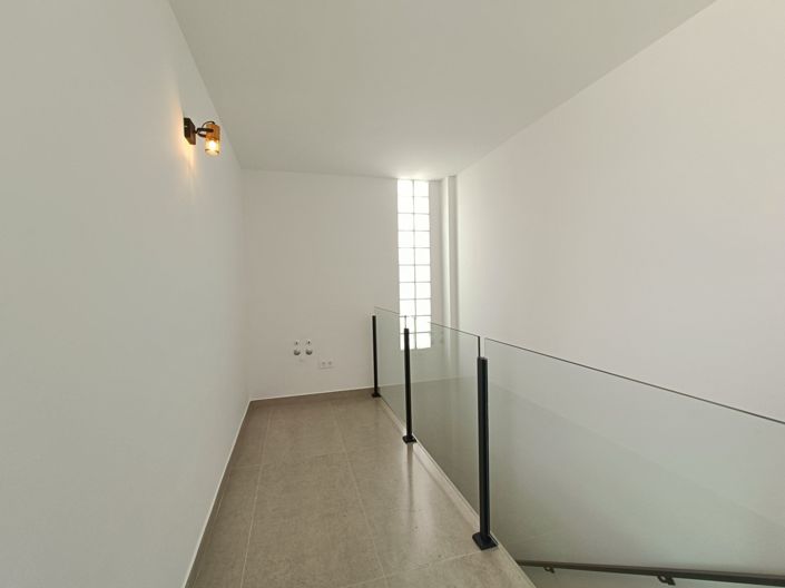 Image No.36-3 Bed Townhouse for sale