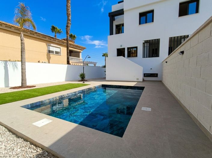 Image No.5-3 Bed Townhouse for sale